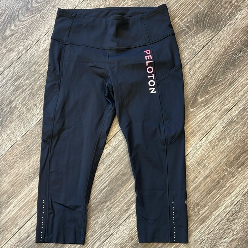 Lululemon PELOTON “ombre Pink” Capri Legging size 10